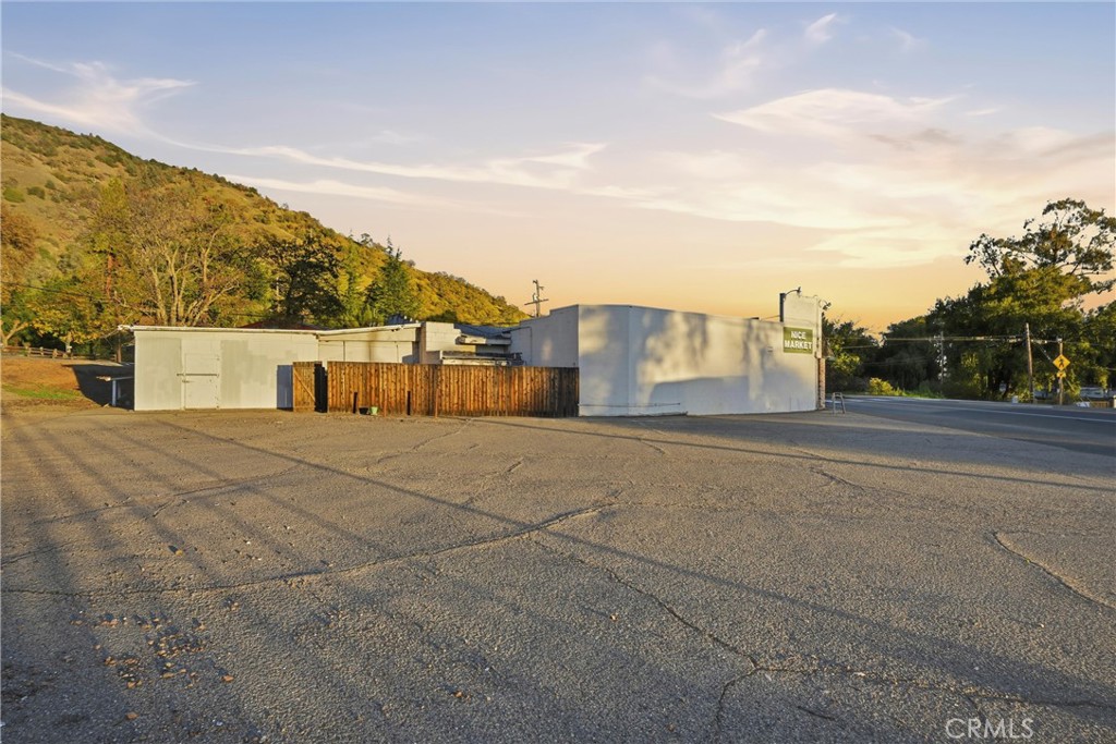 main property photo 4