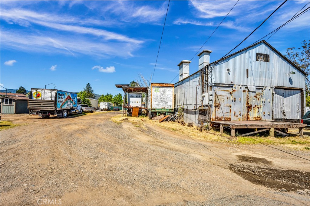 main property photo 11