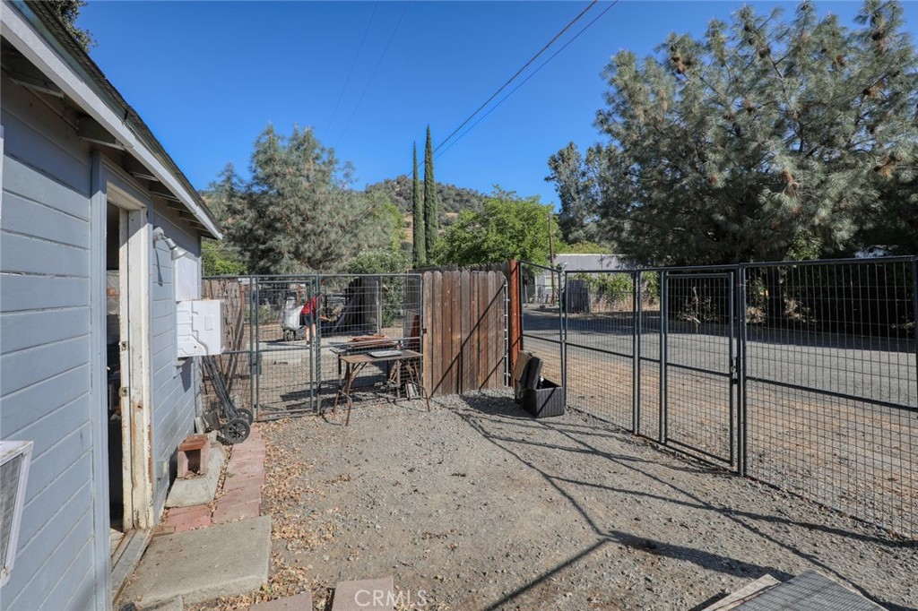 main property photo 14