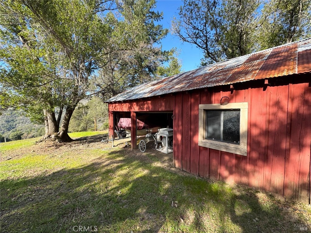 main property photo 41