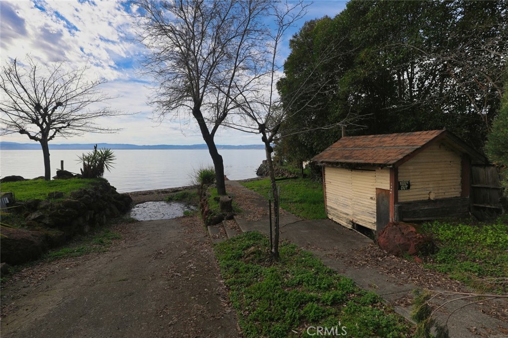 main property photo 13