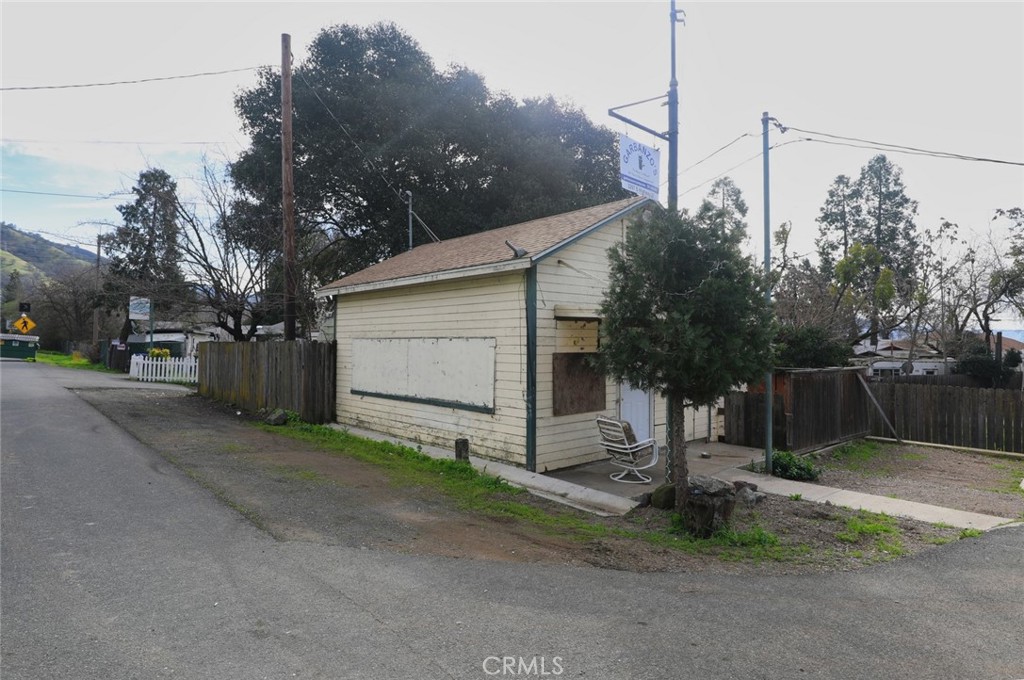 main property photo 7