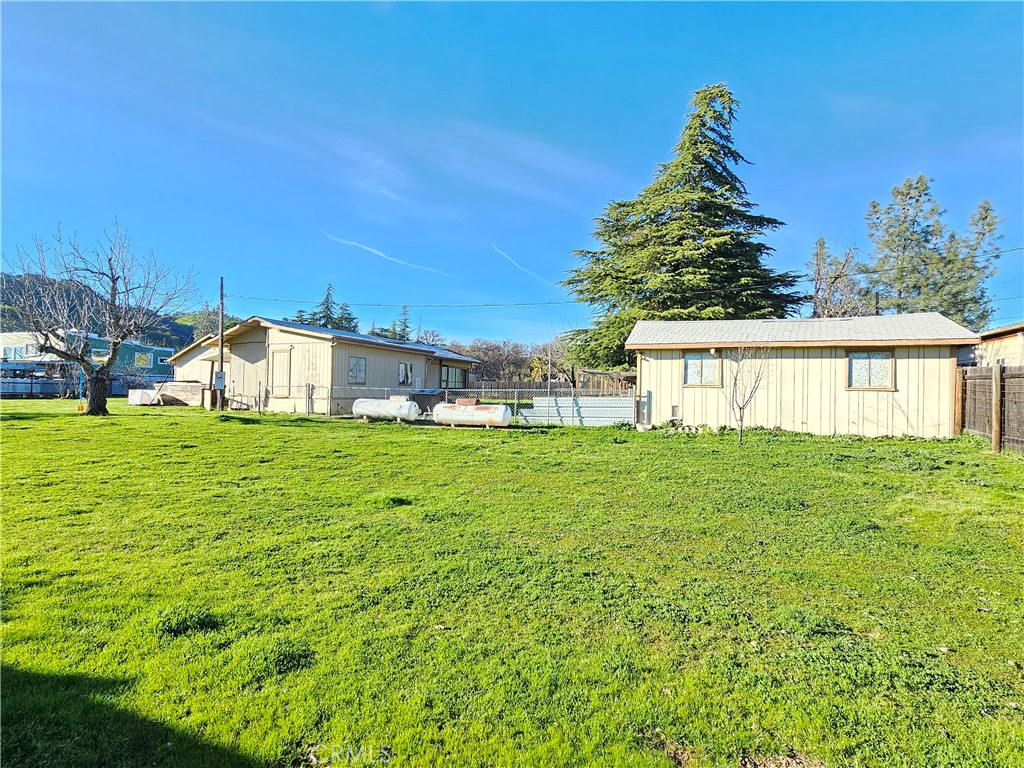 main property photo 40