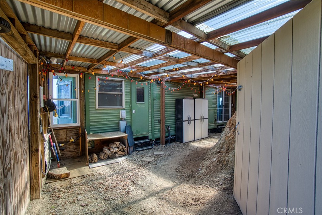 main property photo 28