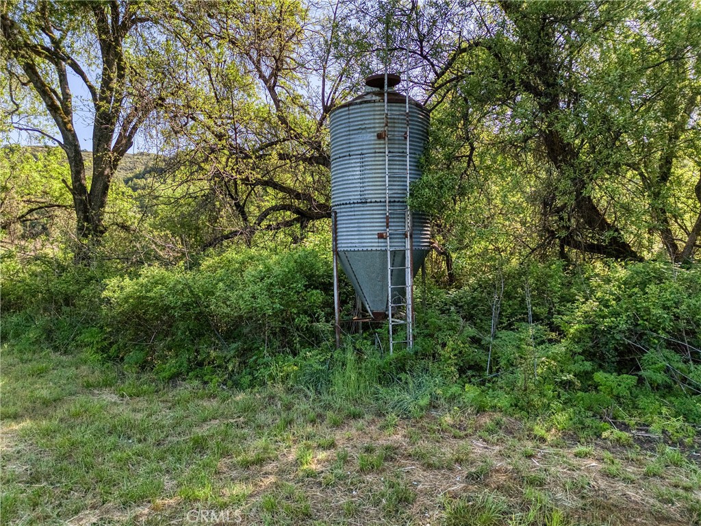 main property photo 31