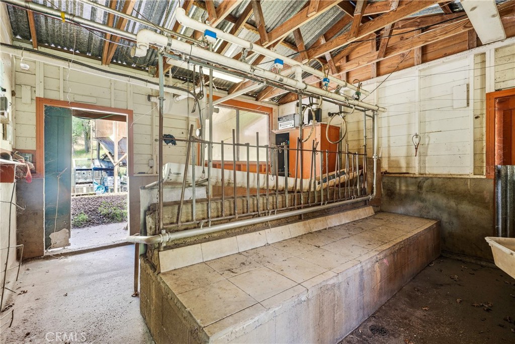main property photo 60