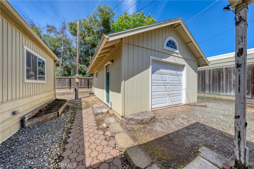 main property photo 38