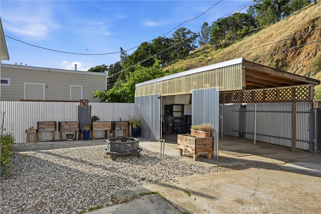 main property photo 32