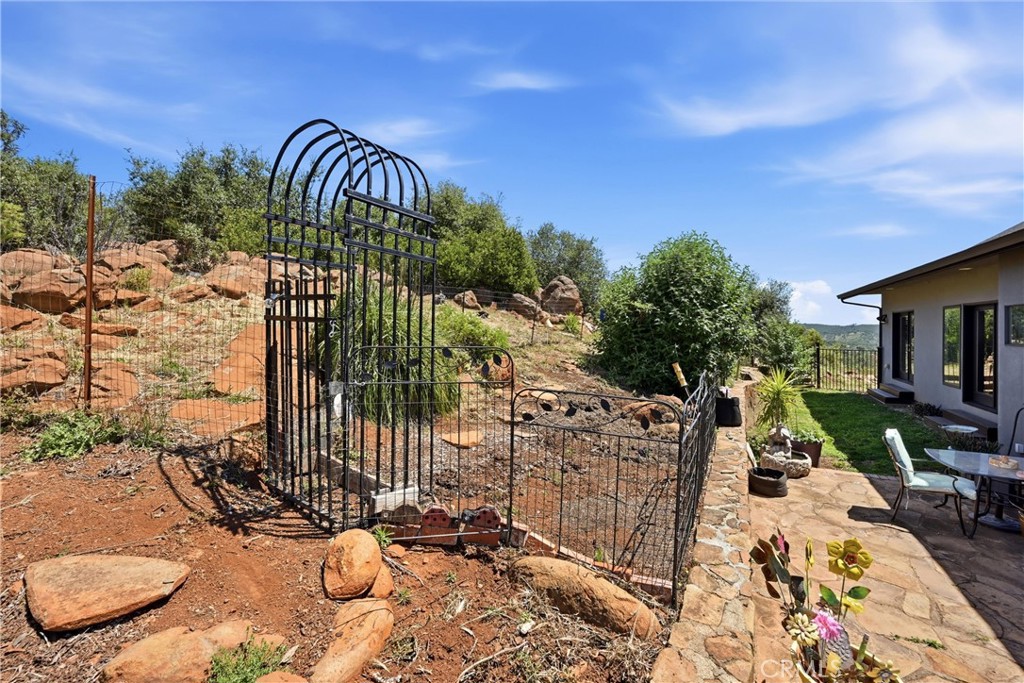 main property photo 50