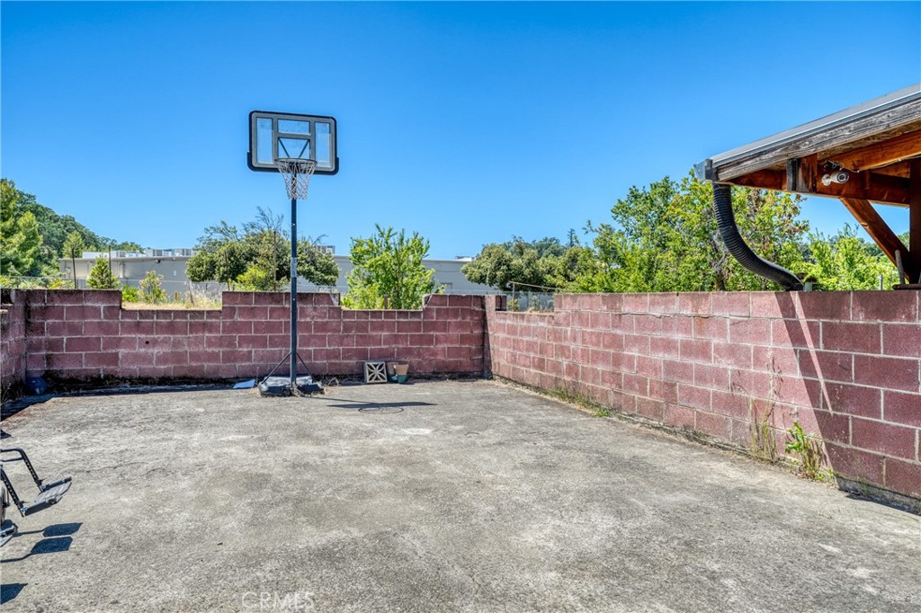 main property photo 27