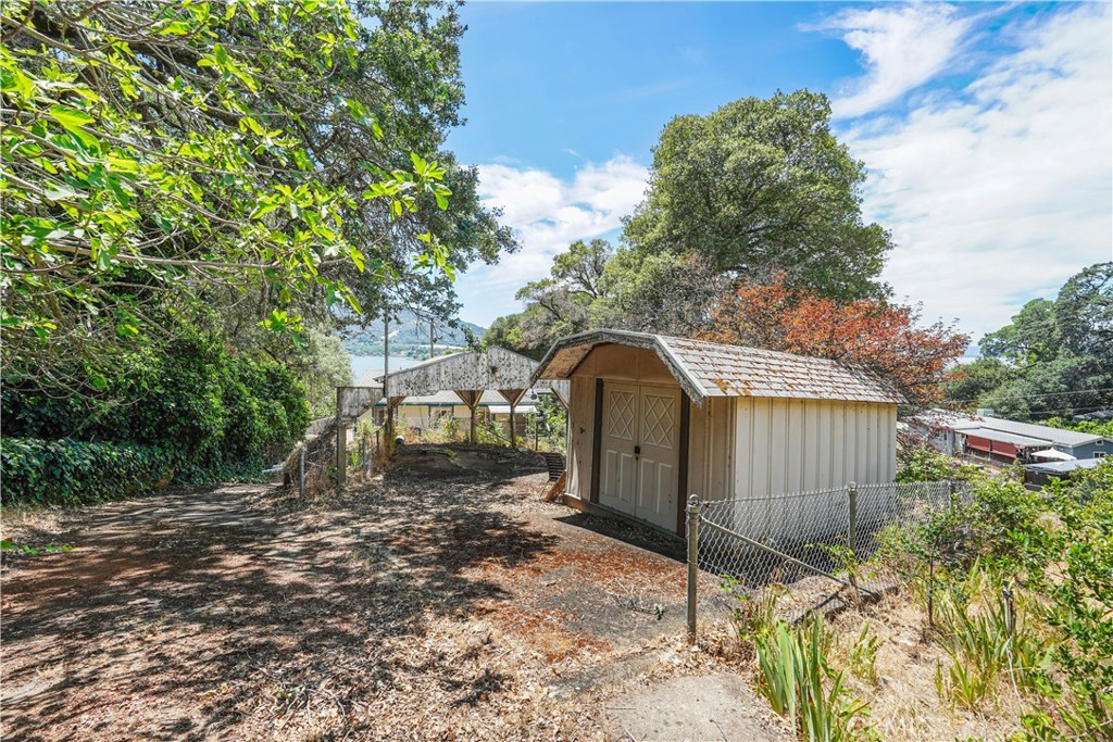 main property photo 40