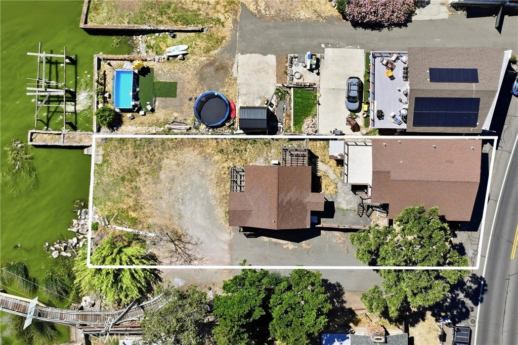 main property photo 28