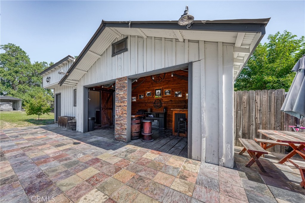 main property photo 31