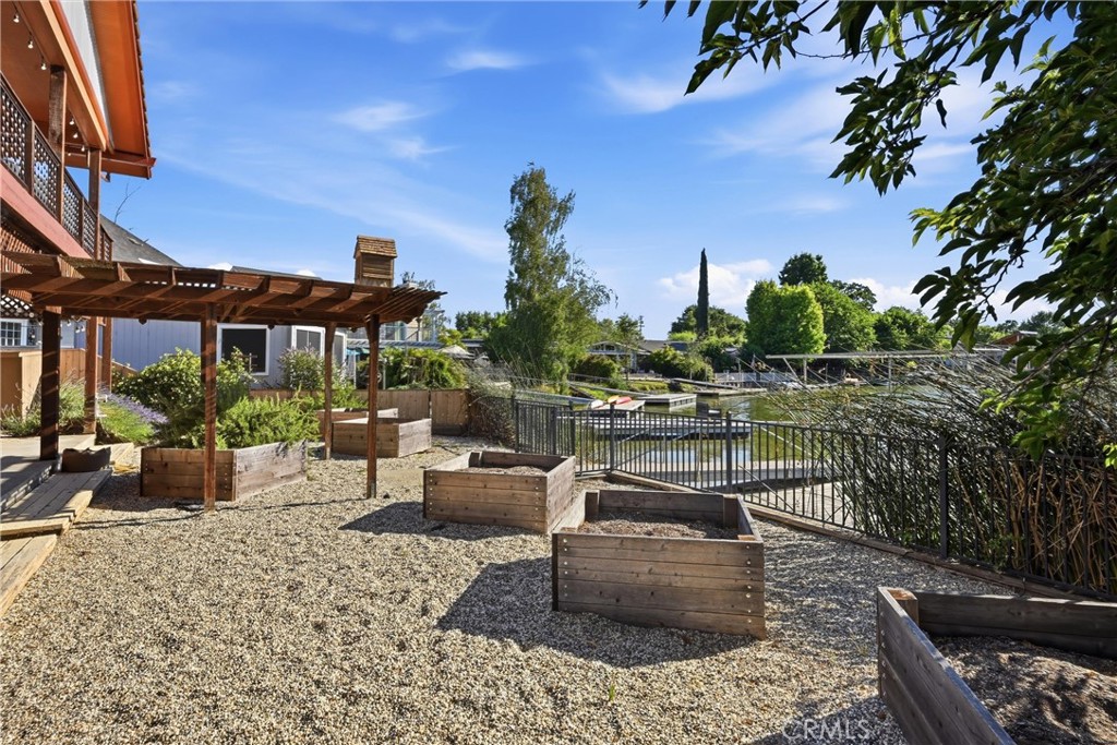 main property photo 26