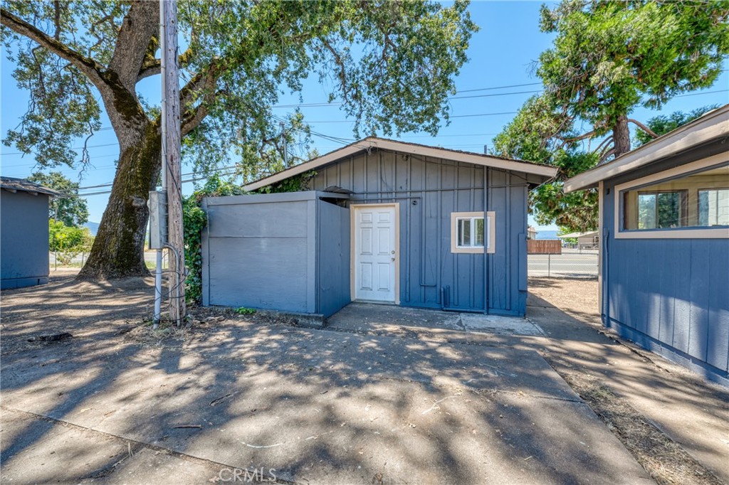 main property photo 11