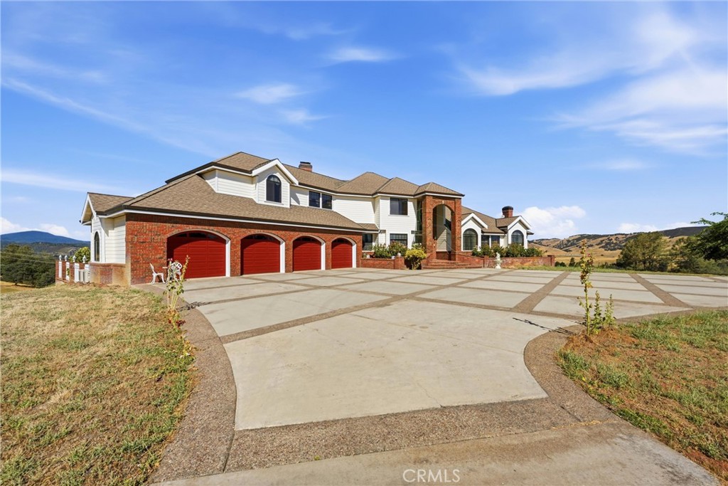 main property photo 9