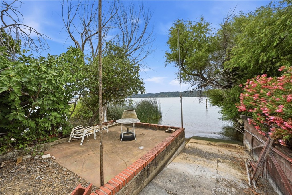 main property photo 25