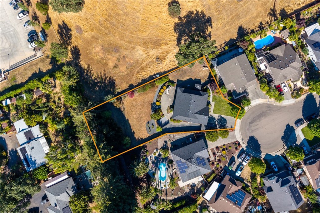 main property photo 25
