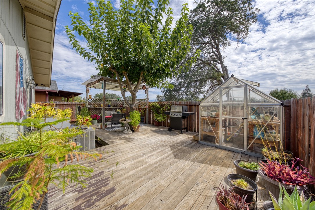 main property photo 40