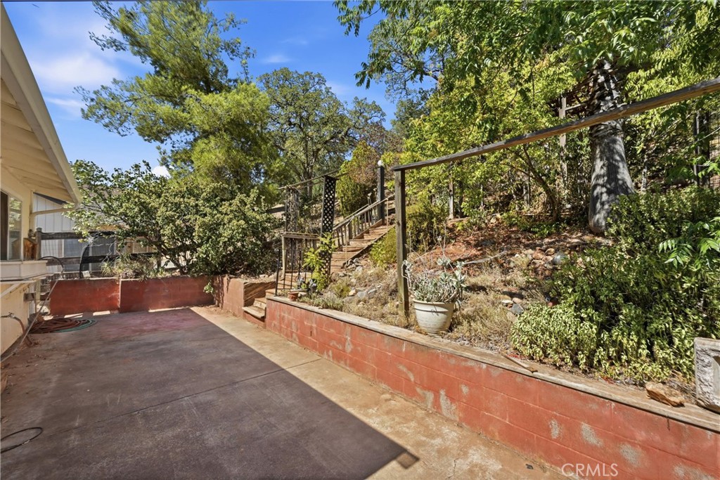 main property photo 20