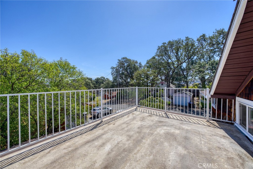 main property photo 28