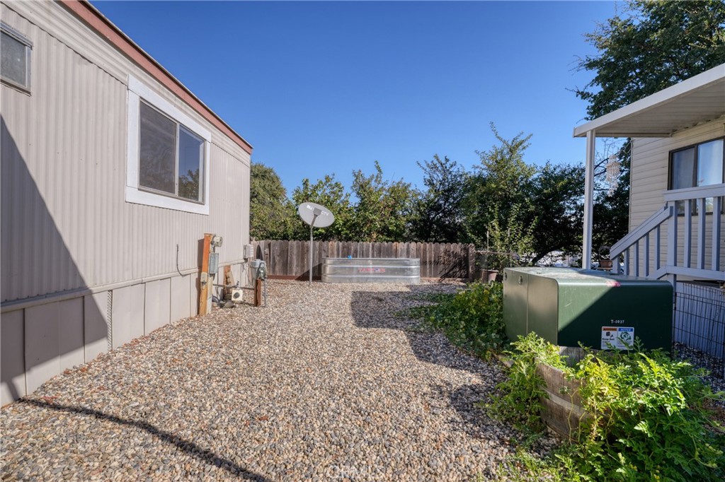 main property photo 28