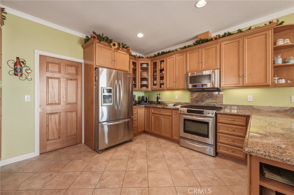 main property photo 6