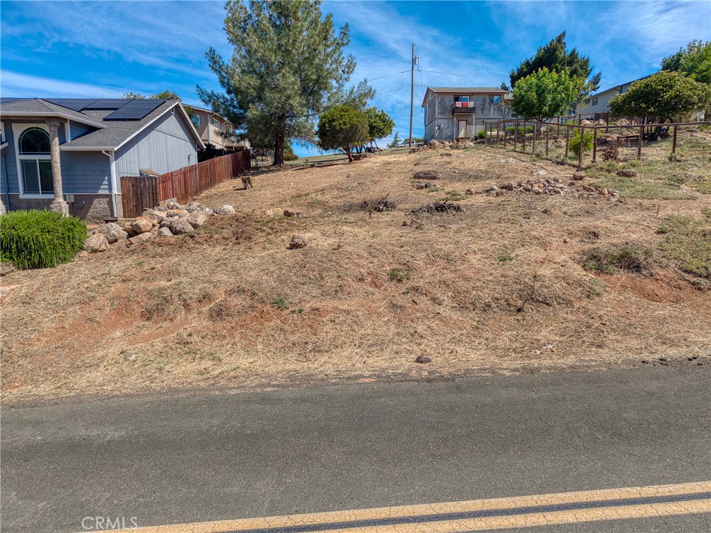 main property photo 40