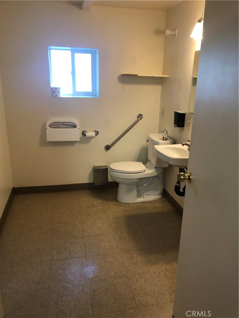 main property photo 6