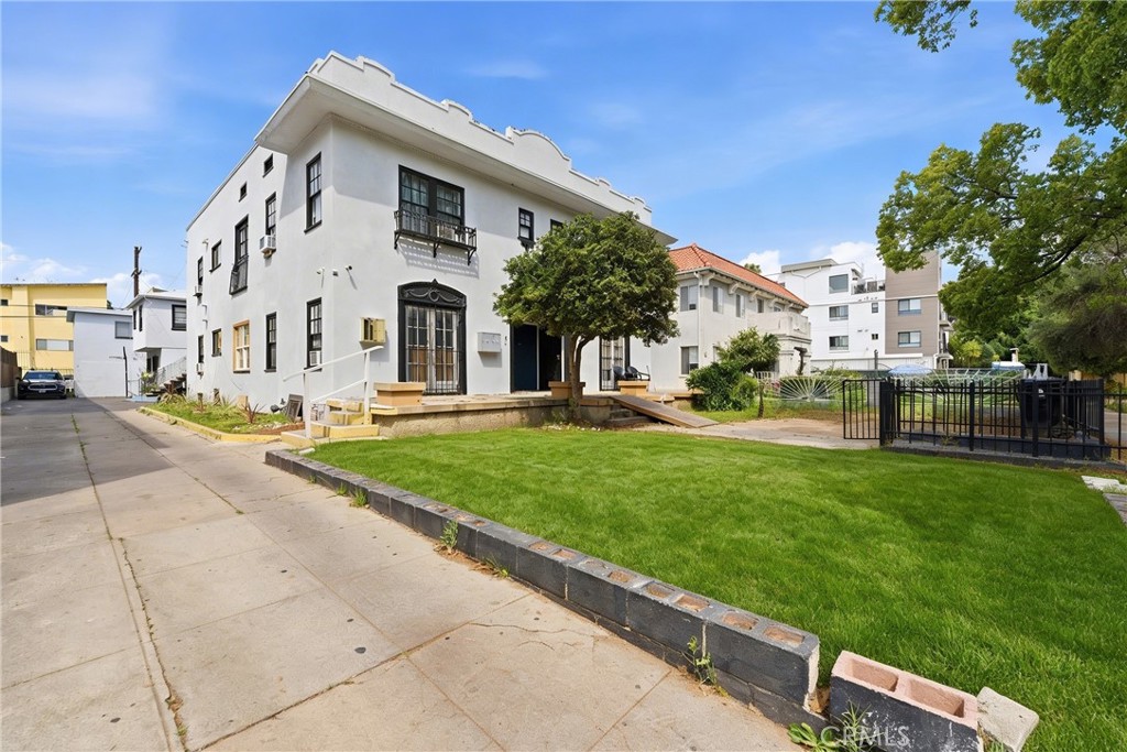 main property photo 3