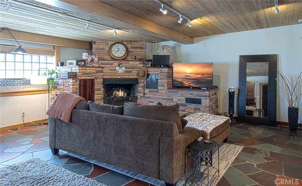 main property photo 36