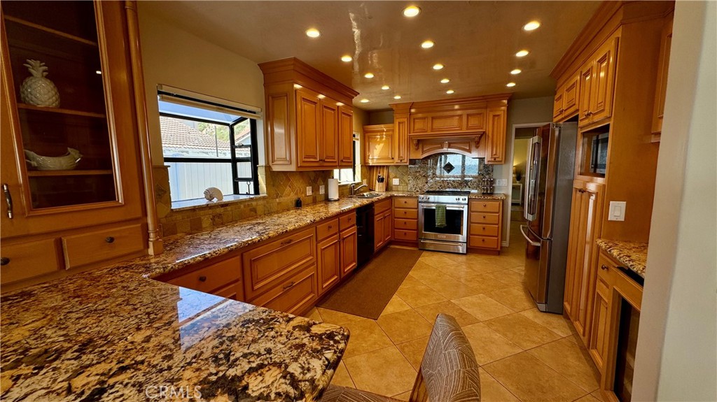 main property photo 26