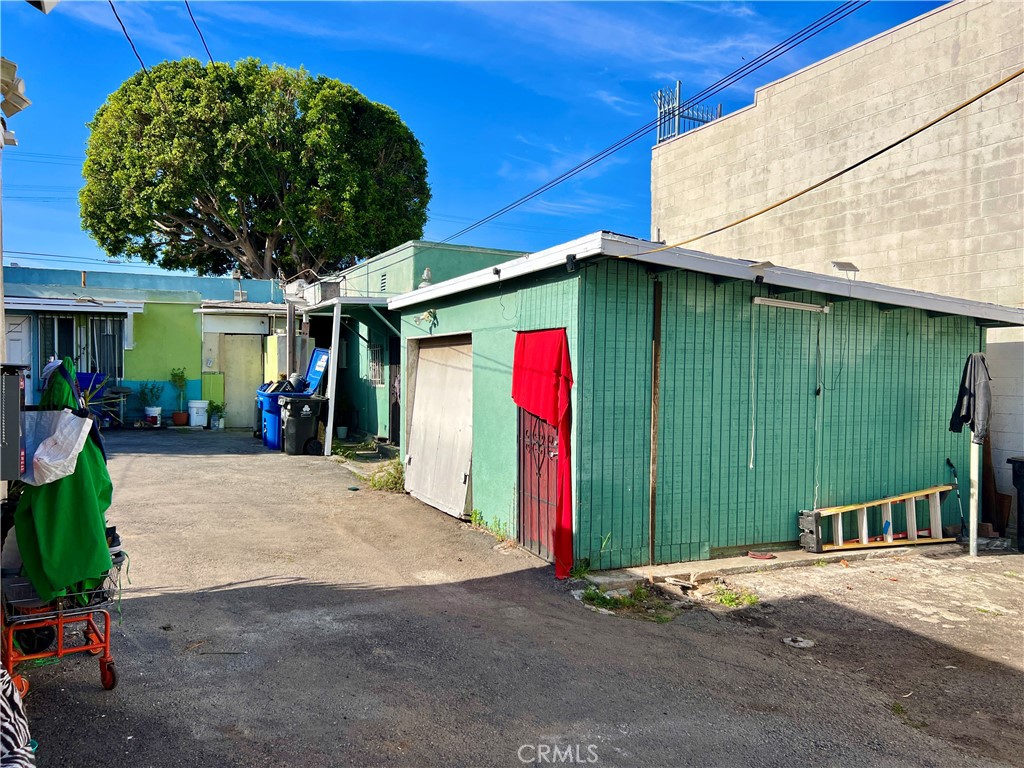 main property photo 28