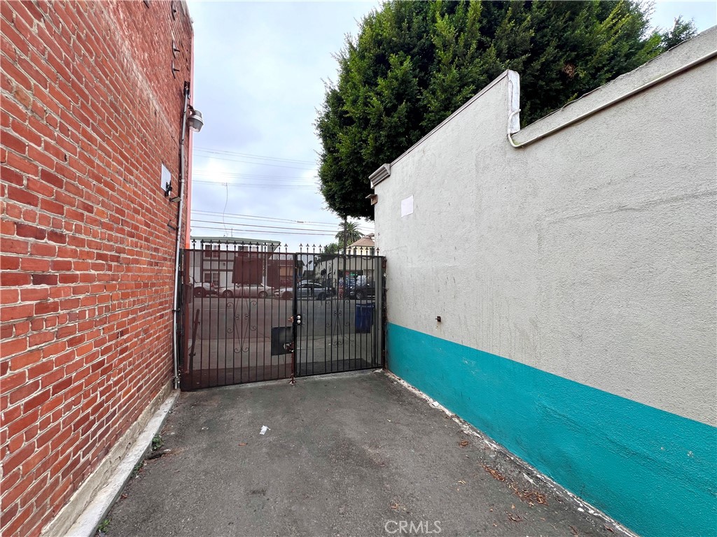 main property photo 9