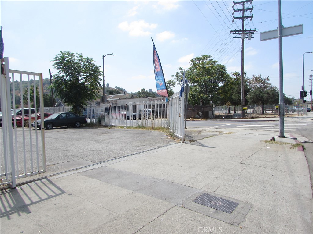 main property photo 18