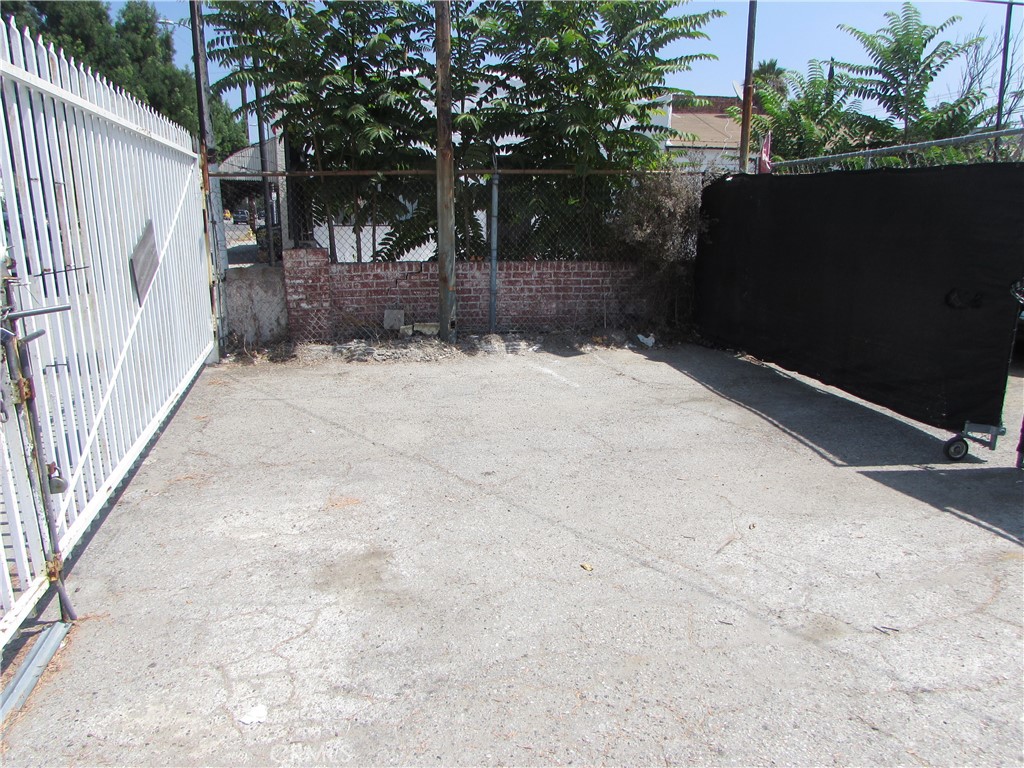 main property photo 36