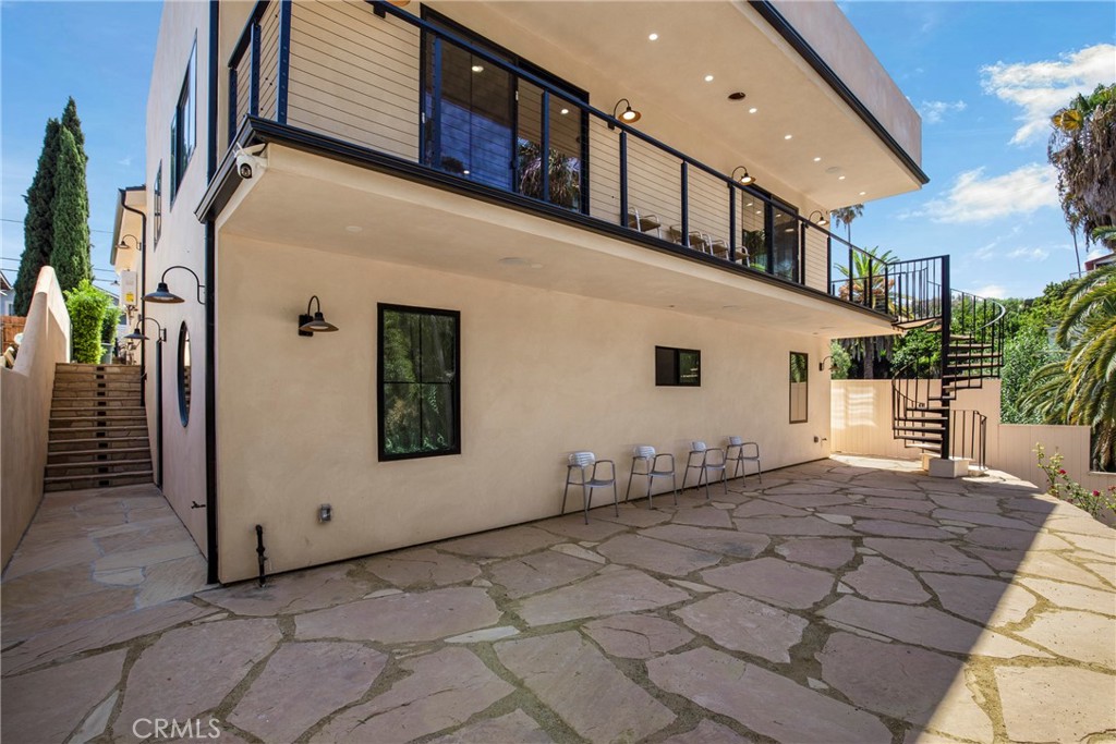 main property photo 13