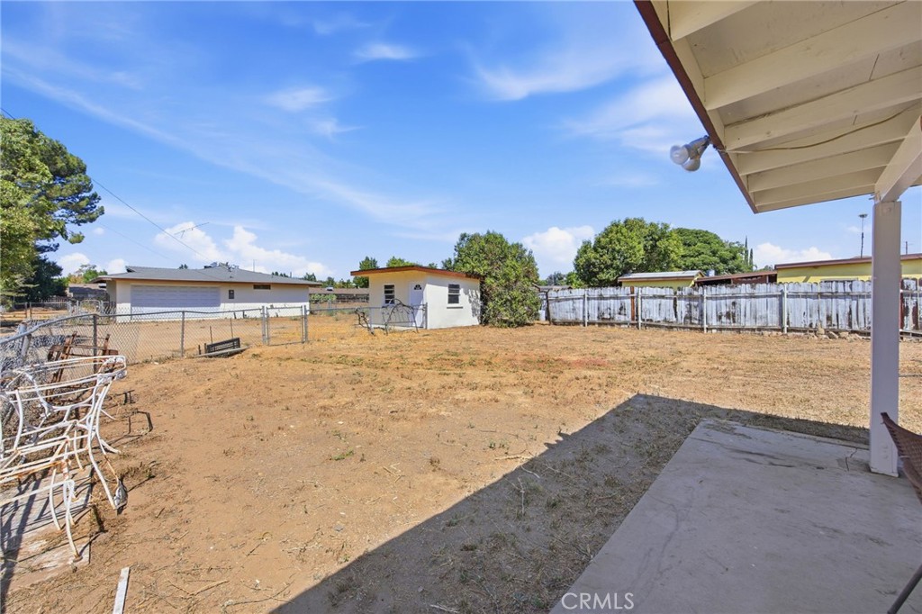 main property photo 11