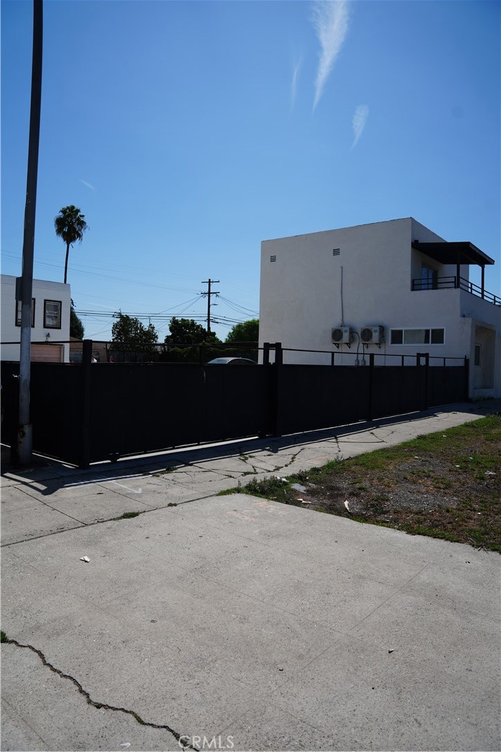 main property photo 9
