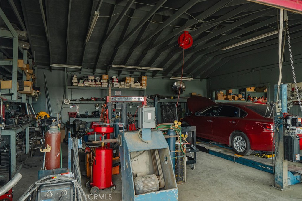 main property photo 17