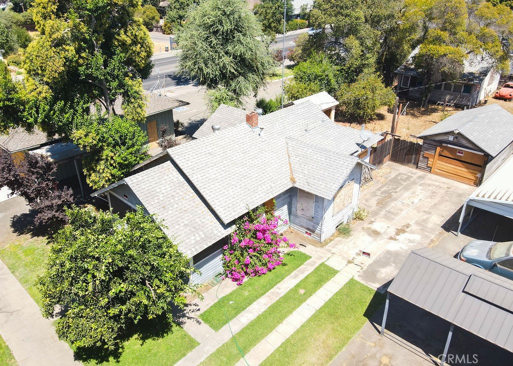 main property photo 28
