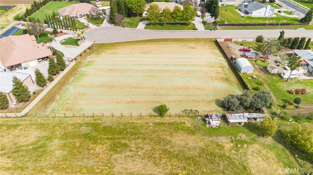 main property photo 9