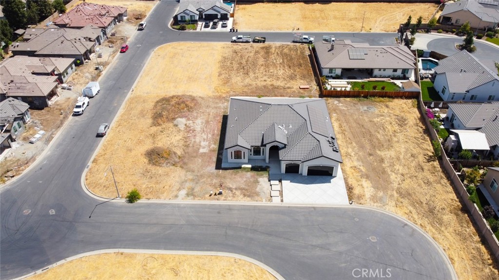 main property photo 11
