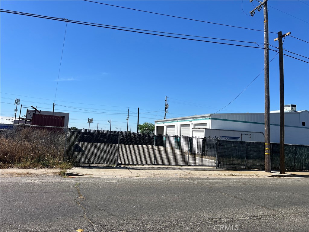 main property photo 8