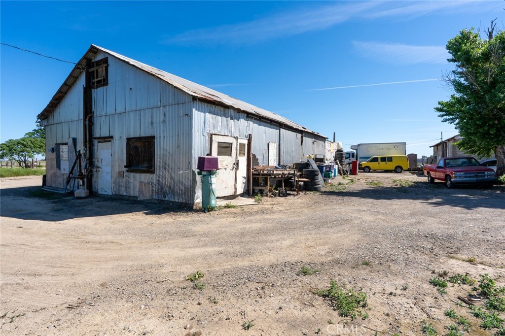 main property photo 10