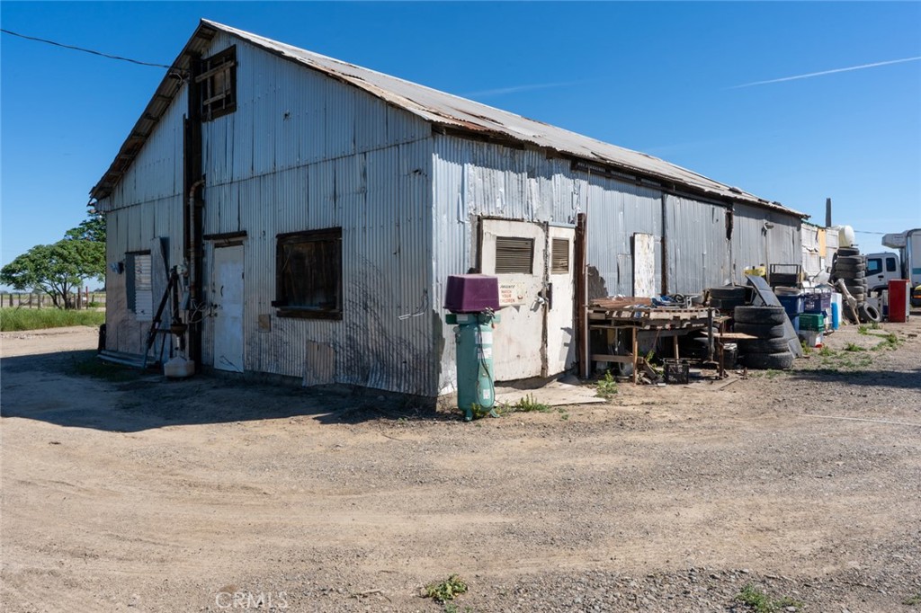 main property photo 11