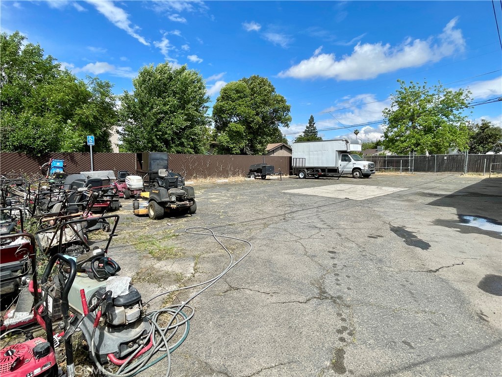 main property photo 14