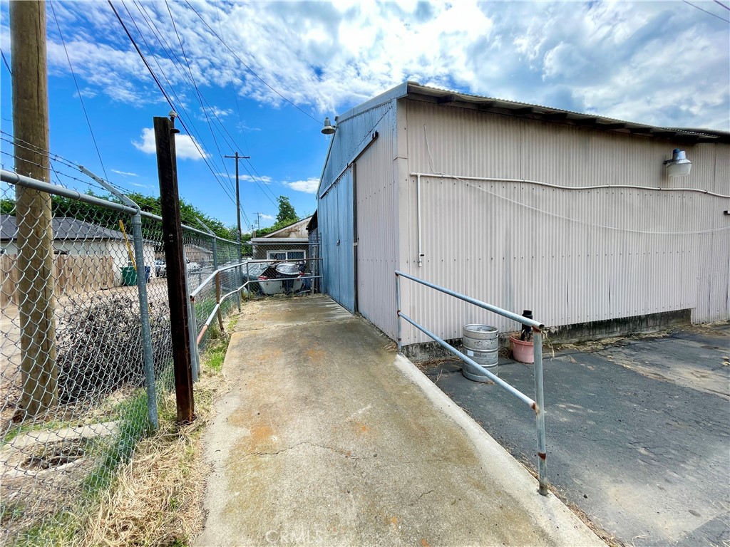 main property photo 18