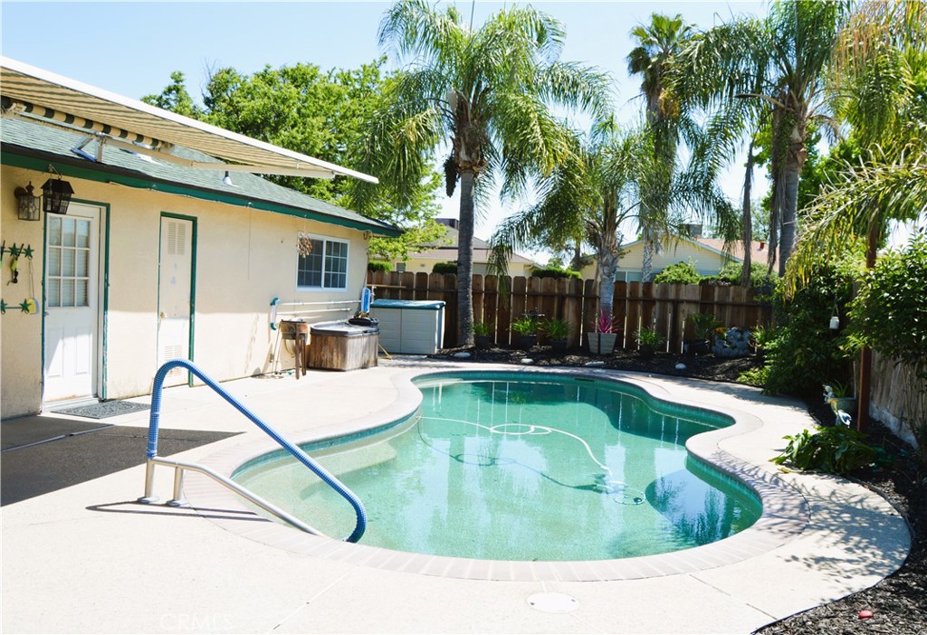 main property photo 30