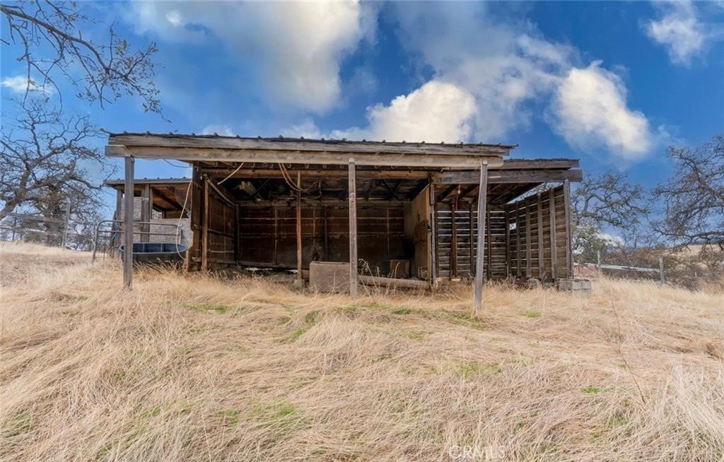main property photo 28